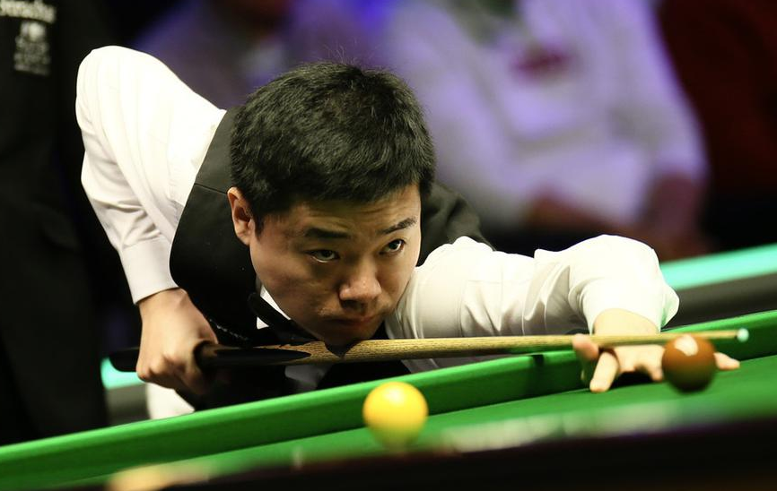 镇主场迎战 镇主场迎战