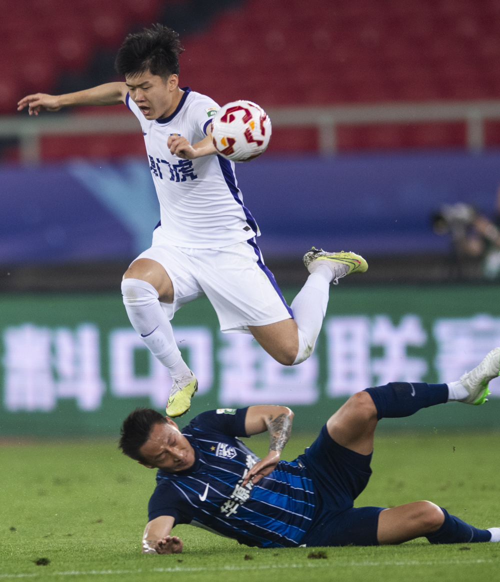 迅速将球分 迅速将球分