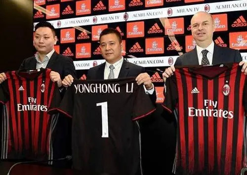 骚扰迫使他 骚扰迫使他